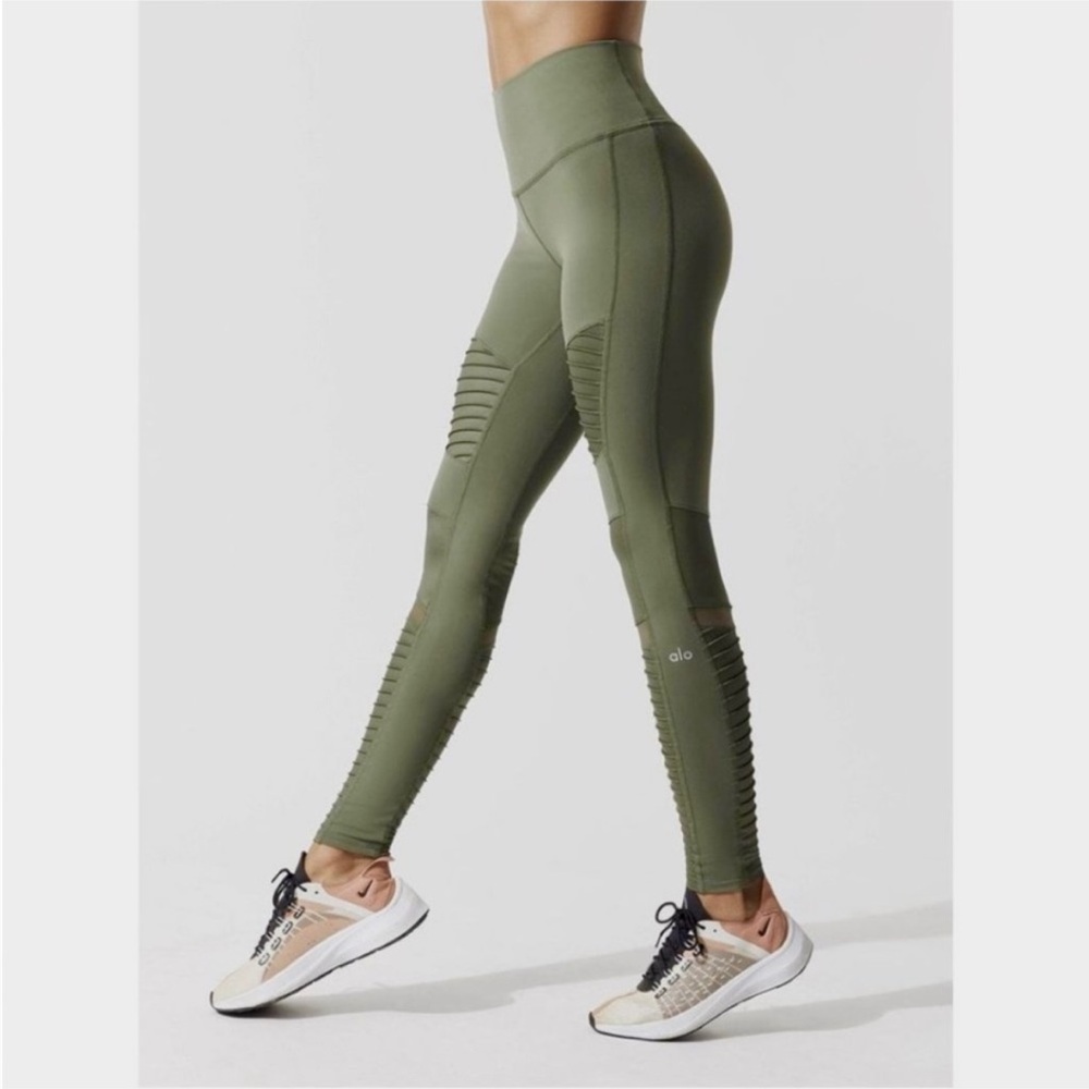 alo moto leggings in olive green